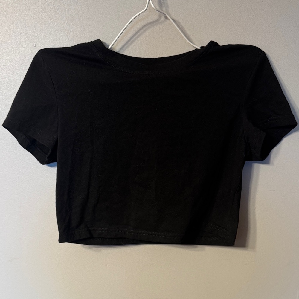 SHEIN Black Casual Crop Top